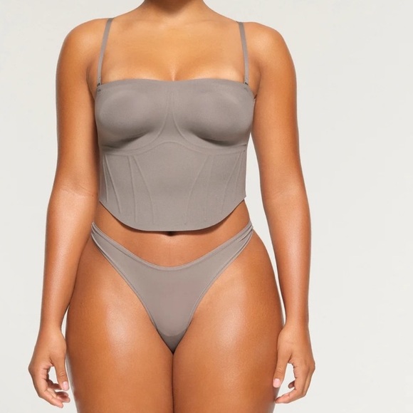 SKIMS Tops - New Skims Bonded corset group crop corset